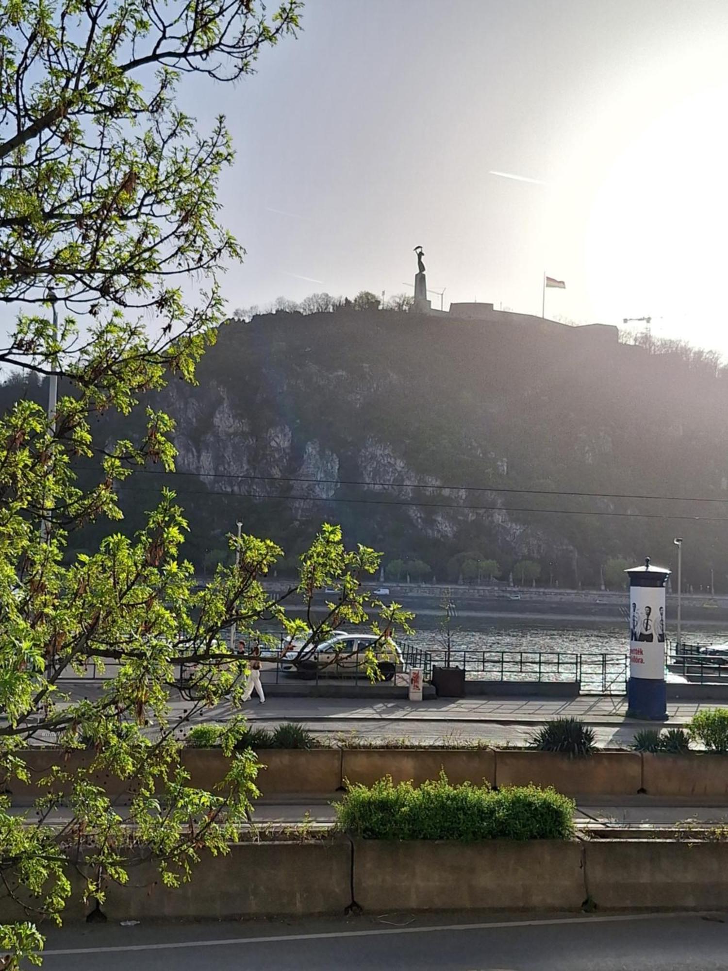Danube View Apartment Budapest Exterior foto